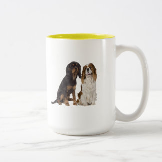 Unbekümmerte Königcharles Spaniel-Kaffee-Tasse Zweifarbige Tasse