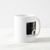 Unbekümmerte Königcharles Spaniel-Kaffeetasse Tri Kaffeetasse (VorderseiteRechts)