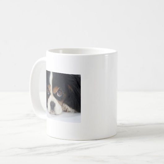 Unbekümmerte Königcharles Spaniel-Kaffeetasse Tri Kaffeetasse (Vorderseite Links)