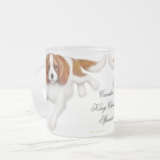 Unbekümmerte Königcharles Spaniel-mattierte Tasse (Vorderseite Links)