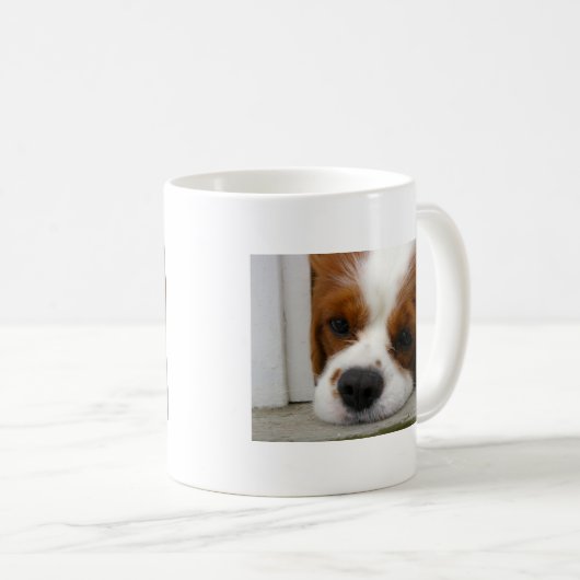 Unbekümmerter Königcharles Spaniel Kaffeetasse (VorderseiteRechts)