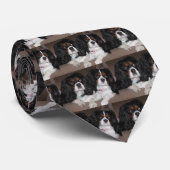 Unbekümmerter Königcharles Spaniel Krawatte (Gerollt)