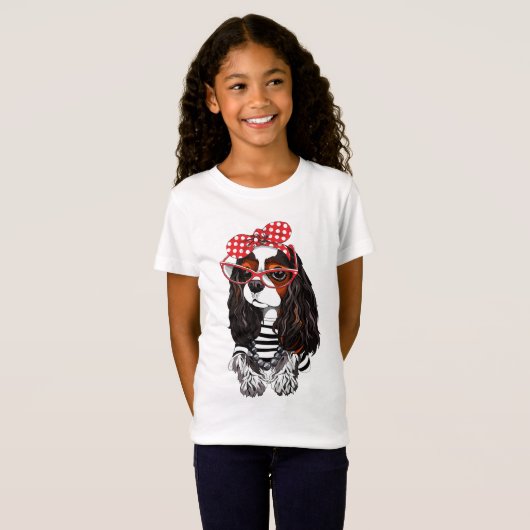 Unbekümmerter Königcharles Spaniel von Paris mit T-Shirt (Vorne ganz)