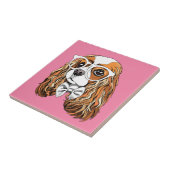 Unbekümmertes Königcharles Spaniel-Porträt Fliese (Seite)