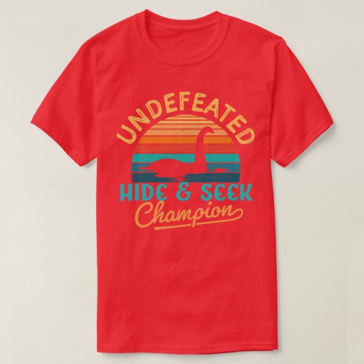 Unbesiegter Hide and Seek-Champion Loch Ness Monst T-Shirt (Design vorne)