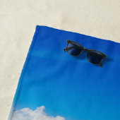 Unbewohnte Insel in einer tropischen blauen Lagune Strandtuch (Beispiel)