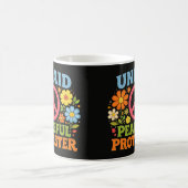 Unbezahlter friedlicher Protestierender Retro-Frie Kaffeetasse (Mittel)