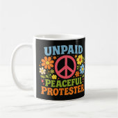 Unbezahlter friedlicher Protestierender Retro-Frie Kaffeetasse (Links)