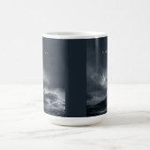 Unbroken - Dunkle stürmische Ozean-Ästhetik-Zitat Kaffeetasse (Mittel)