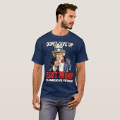 Uncle Sam Resist Trump Middle Finger - Anti Trump T-Shirt (Vorne ganz)