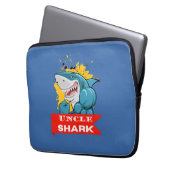 UNCLE SHARK LAPTOPSCHUTZHÜLLE (Vorderseite Links)