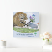 Und der Löwe wird beim Lamm liegen Quadratische Wanduhr (Zuhause)