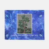 Und eine Porcupine in einem Kiefernbaum Fußmatte (Vorderseite)