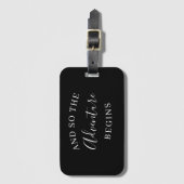 UND SO BEGINNT DAS ABENTEUER DIE GASTGESCHENK HOCH GEPÄCKANHÄNGER (Vorderseite Vertikal)