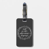 Und so beginnt das Abenteuer - Handgeschriebenes S Gepäckanhänger (Rückseite vertikal)