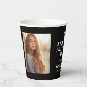 Und so erwartet das Abenteuer Modernes Abschluss 2 Pappbecher (Vorderseite)