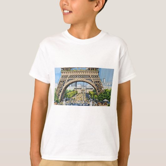 Under the Eiffel Tower – Paris Urban Life T-Shirt (Vorderseite)