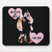 Under Umbrella: Romantic Couple Kissing in Rain Mousepad (Vorne)