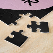 Under Umbrella: Romantic Couple Kissing in Rain Puzzle (Seite)