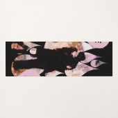 Under Umbrella: Romantic Couple Kissing in Rain Yogamatte (Rückseite (Horizontal))