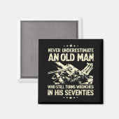 Underestimate an old man who turns wrenches  magnet (Vorderseite/Rückseite)