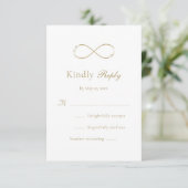 Unendliche Liebe Monogram Elegant White Wedding RSVP Karte (Stehend Vorderseite)