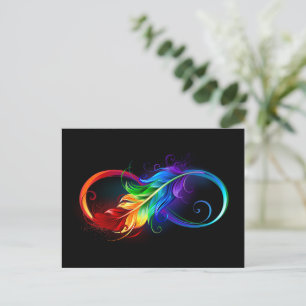 Unendliches Symbol mit Regenbogenfederhalter Hinweiskarte