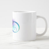 Unendliches Symbol mit Regenbogenfederhalter Jumbo-Tasse (Rechts)