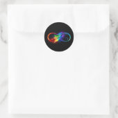 Unendliches Symbol mit Regenbogenfederhalter Runder Aufkleber (Tasche)