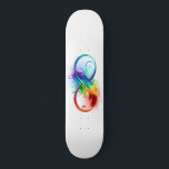 Unendliches Symbol mit Regenbogenfederhalter Skateboard<br><div class="desc">Künstlich gezeichnet Unendlichkeitssymbol mit schöner Regenbogenfeder auf weißem Hintergrund. Tattoo-Stil.</div>