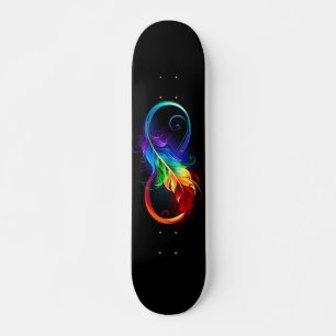 Unendliches Symbol mit Regenbogenfederhalter Skateboard