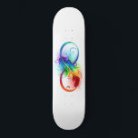 Unendliches Symbol mit Regenbogenfederhalter Skateboard<br><div class="desc">Künstlich gezeichnet Unendlichkeitssymbol mit schöner Regenbogenfeder auf weißem Hintergrund. Tattoo-Stil.</div>