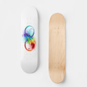 Unendliches Symbol mit Regenbogenfederhalter Skateboard (Vorderseite)
