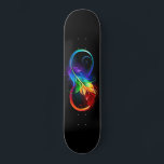 Unendliches Symbol mit Regenbogenfederhalter Skateboard<br><div class="desc">Künstlich gezeichnet Unendlichkeitssymbol mit schöner Regenbogenfeder auf weißem Hintergrund. Tattoo-Stil.</div>