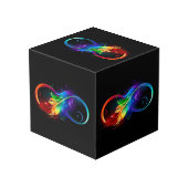 Unendliches Symbol mit Regenbogenfederhalter Würfel (Rückseite Schrägansicht)