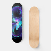 Unendlichkeit mit Zauberschmetterling glänzen Skateboard (Vorderseite)