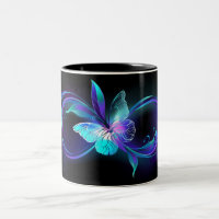Unendlichkeit mit Zauberschmetterling glänzen