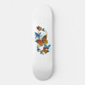 Unendlichkeit von Monarchfaltern Skateboard (Vorderseite)