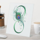 Unendlichkeitssymbol mit Peacock Feather Sockelschild (In Situ)