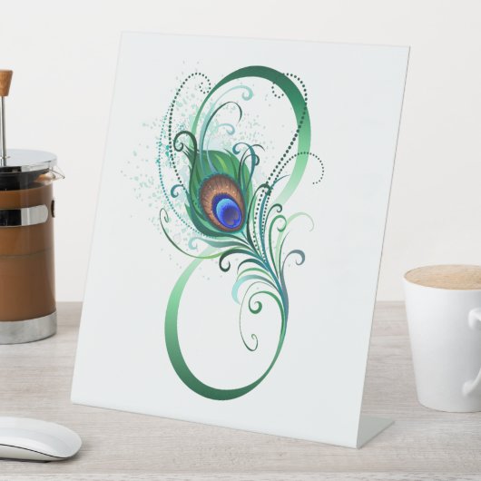 Unendlichkeitssymbol mit Peacock Feather Sockelschild (In Situ)