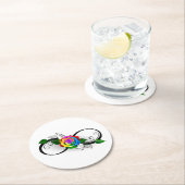 Unendlichkeitssymbol mit Rainbow-Rose Runder Pappuntersetzer (Vor Ort)