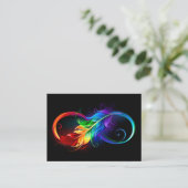 Unendlichkeitssymbol mit Regenbogen-Feder Visitenkarte (Stehend Vorderseite)