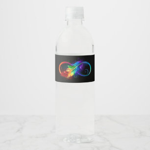 Unendlichkeitssymbol mit Regenbogenfeder Wasserflaschenetikett