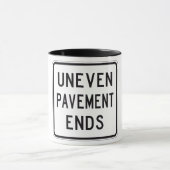 Uneven Pavement beendet Tasse (Zentrum)