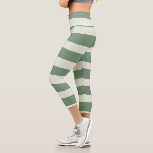 Uneven Streifen - grün Capri Leggings (Links)