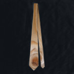 Unfertiger Kiefernholz-Tischler Krawatte<br><div class="desc">Unfertiges Kiefernholz-Foto mit einem großen Knoten.</div>