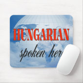 Ungarisch, gesprochen hier bewölkte Erde Mousepad (Mit Mouse)