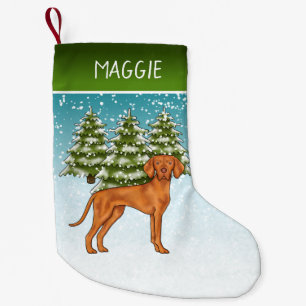 Ungarischer Vizsla Hund Schneeiger Winterwald Und Kleiner Weihnachtsstrumpf