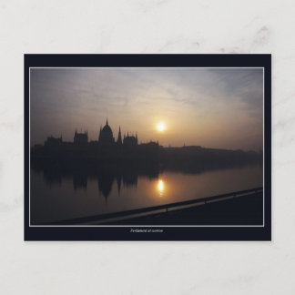 Ungarisches Parlament bei Sonnenaufgang Postkarte