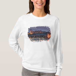 UNGARN, Budapest: Burg Hügel, Calvinistische Kirc T-Shirt